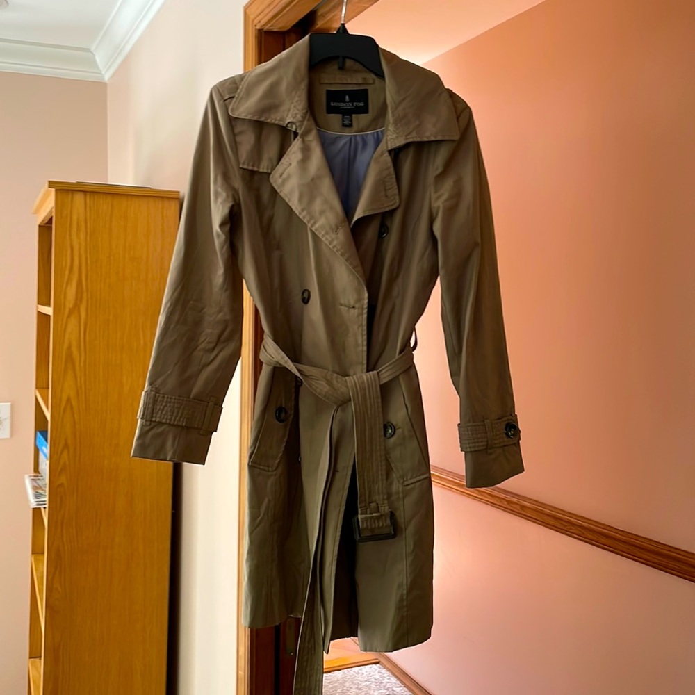 London Fog rain coat in medium